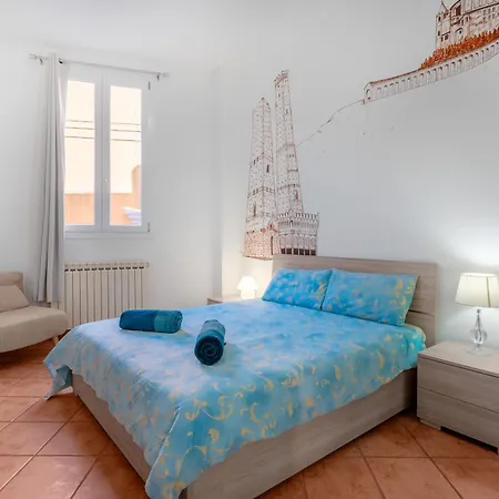 Pinacoteca - Art Behind The 2 Towers Apartman