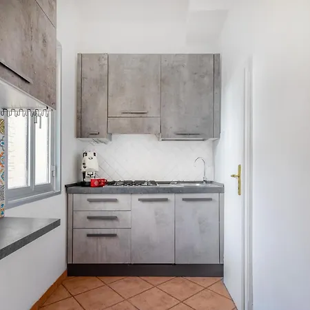 Pinacoteca - Art Behind The 2 Towers *