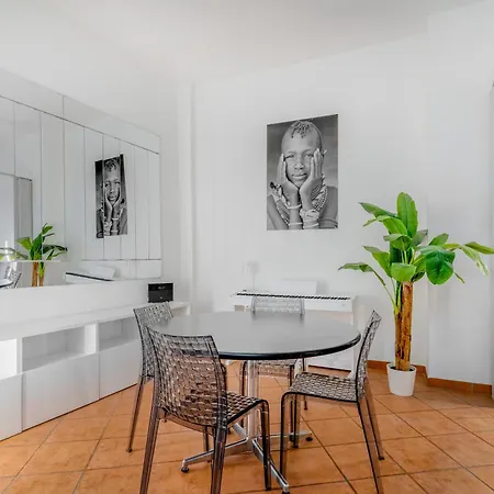 Pinacoteca - Art Behind The 2 Towers Appartamento *