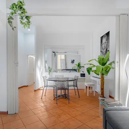 Apartman Pinacoteca - Art Behind The 2 Towers *