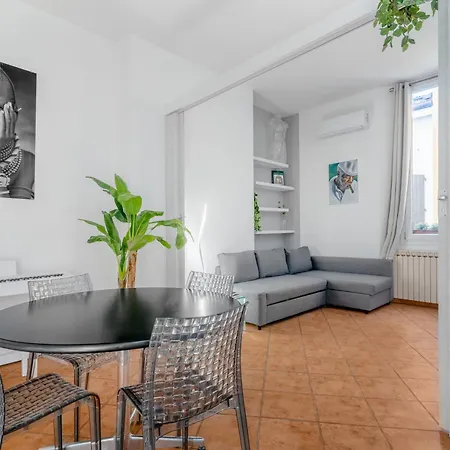 Pinacoteca - Art Behind The 2 Towers * Μπολόνια