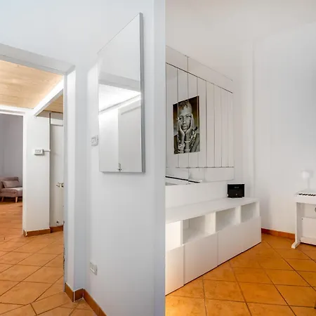 Pinacoteca - Art Behind The 2 Towers Apartman Bologna